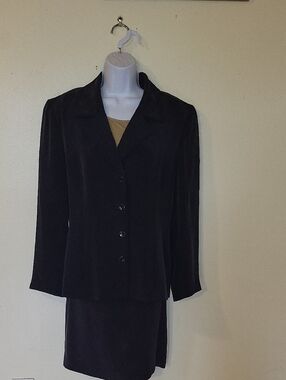 Dana Buchman Navy Blue Button-Front Blazer Size 10. Skirt Size 8